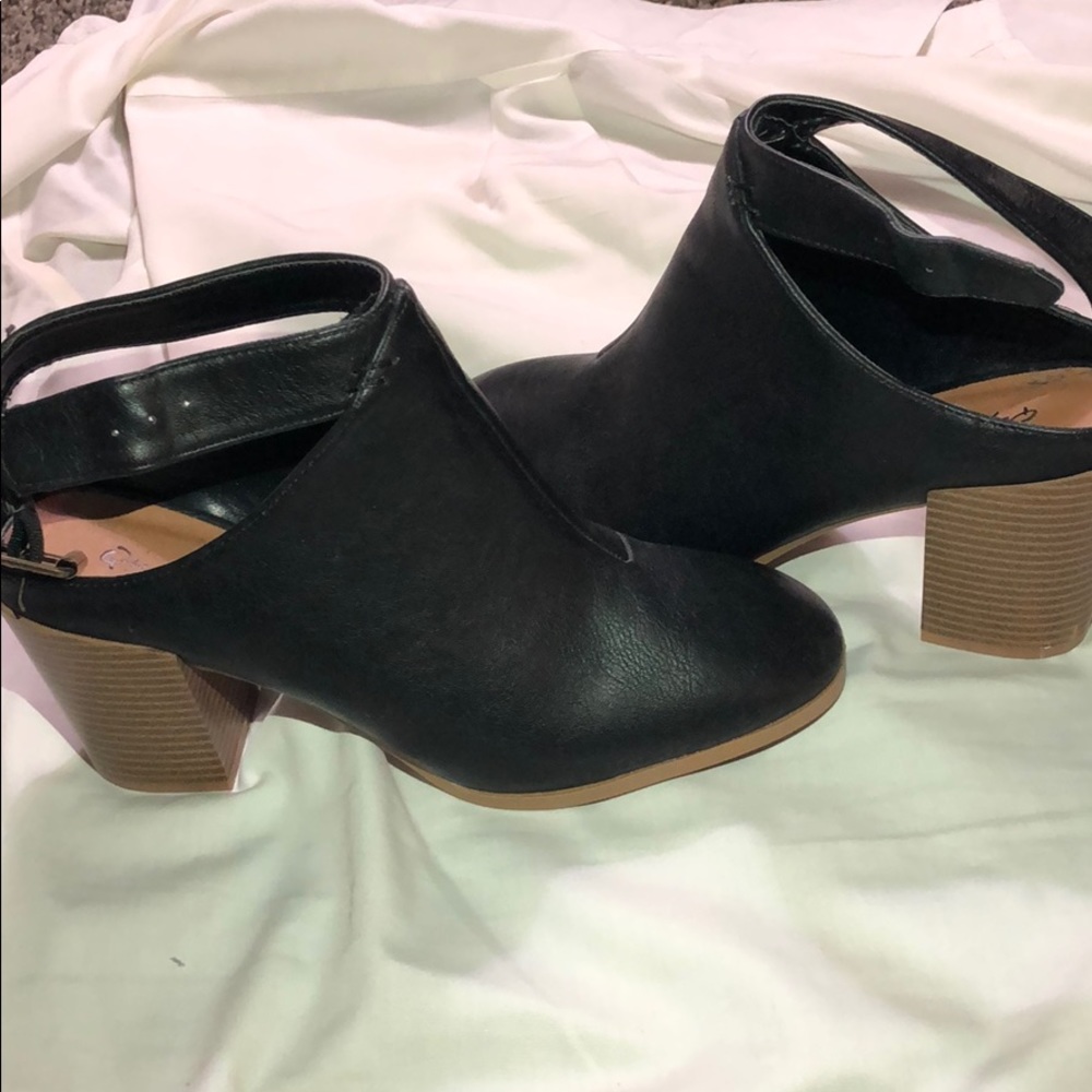 Black and Tan Qupid Belted Boots